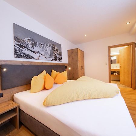 Haus Stefanie Hotel Сьолден Екстериор снимка