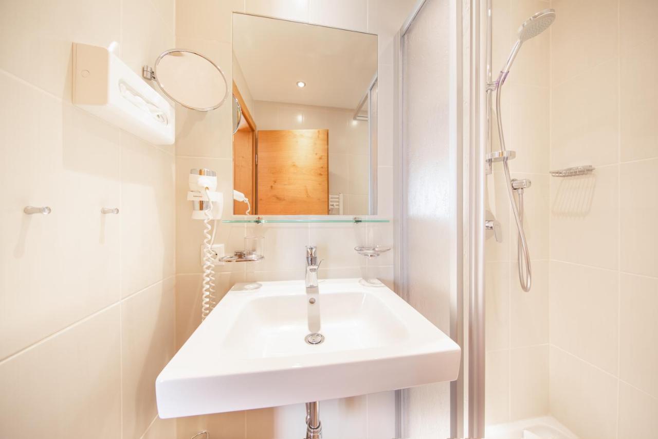 Haus Stefanie Hotel Сьолден Екстериор снимка
