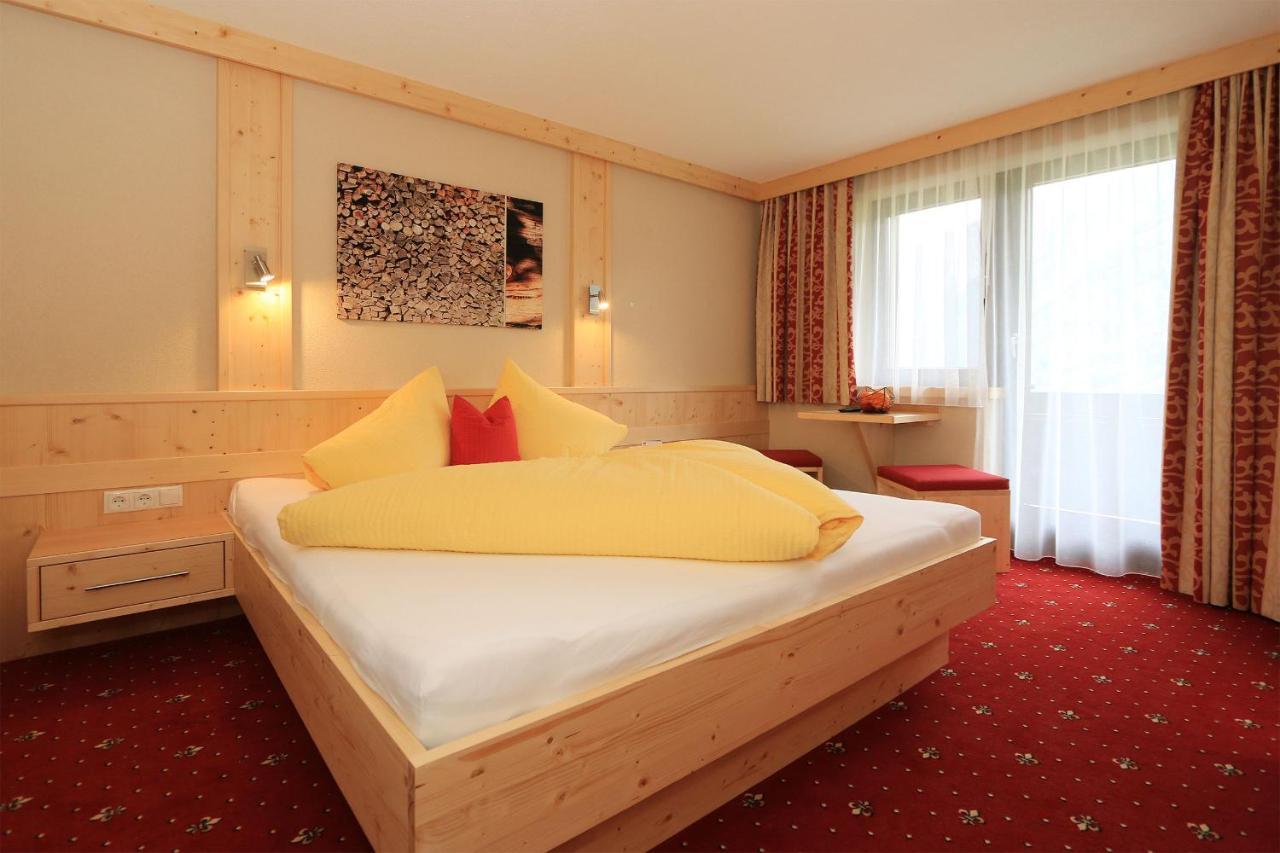 Haus Stefanie Hotel Сьолден Екстериор снимка
