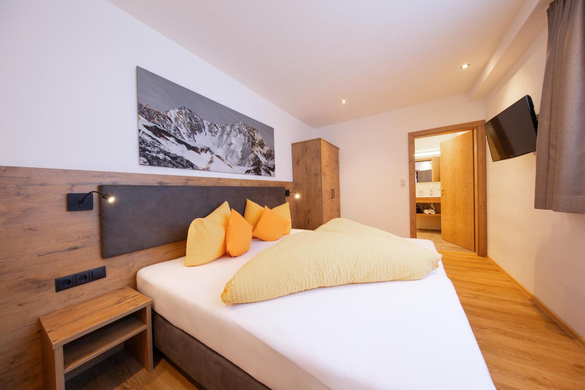 Haus Stefanie Hotel Сьолден Екстериор снимка