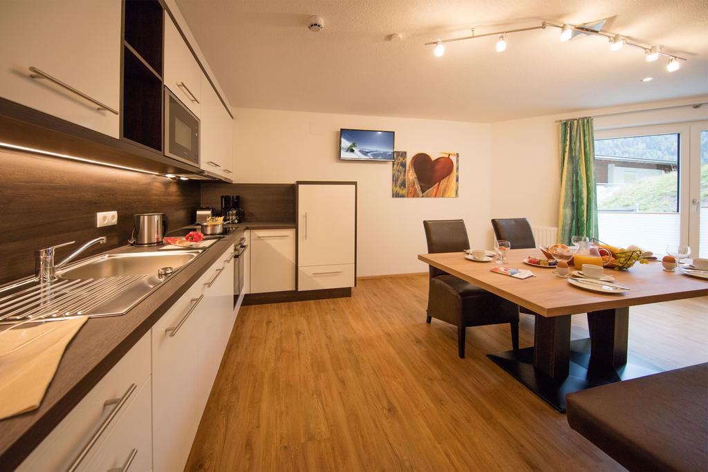 Haus Stefanie Hotel Сьолден Екстериор снимка