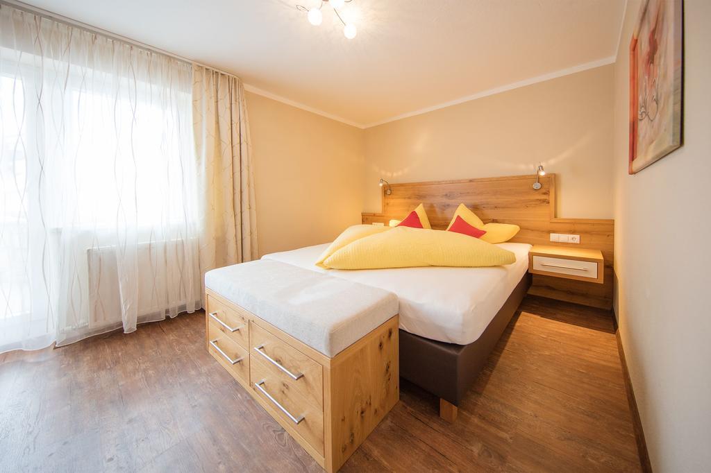 Haus Stefanie Hotel Сьолден Екстериор снимка