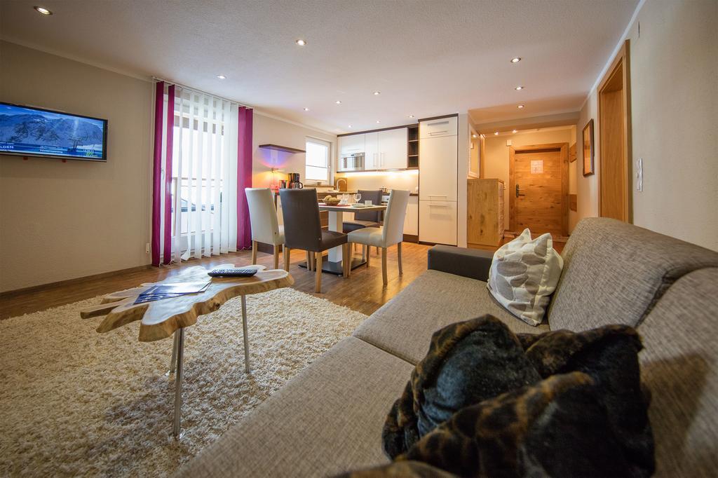 Haus Stefanie Hotel Сьолден Екстериор снимка