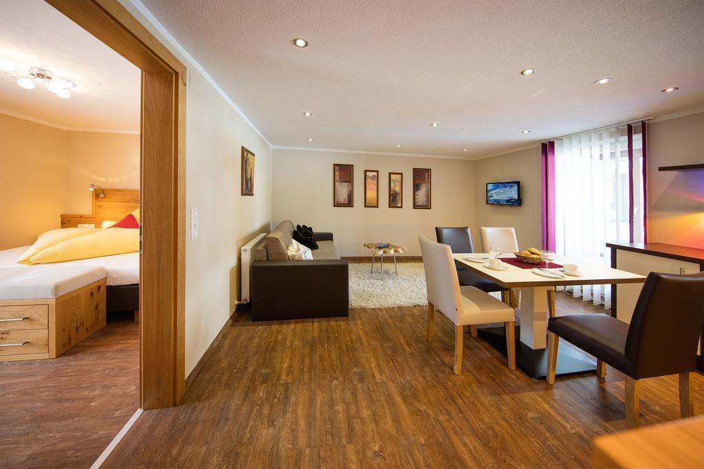 Haus Stefanie Hotel Сьолден Екстериор снимка